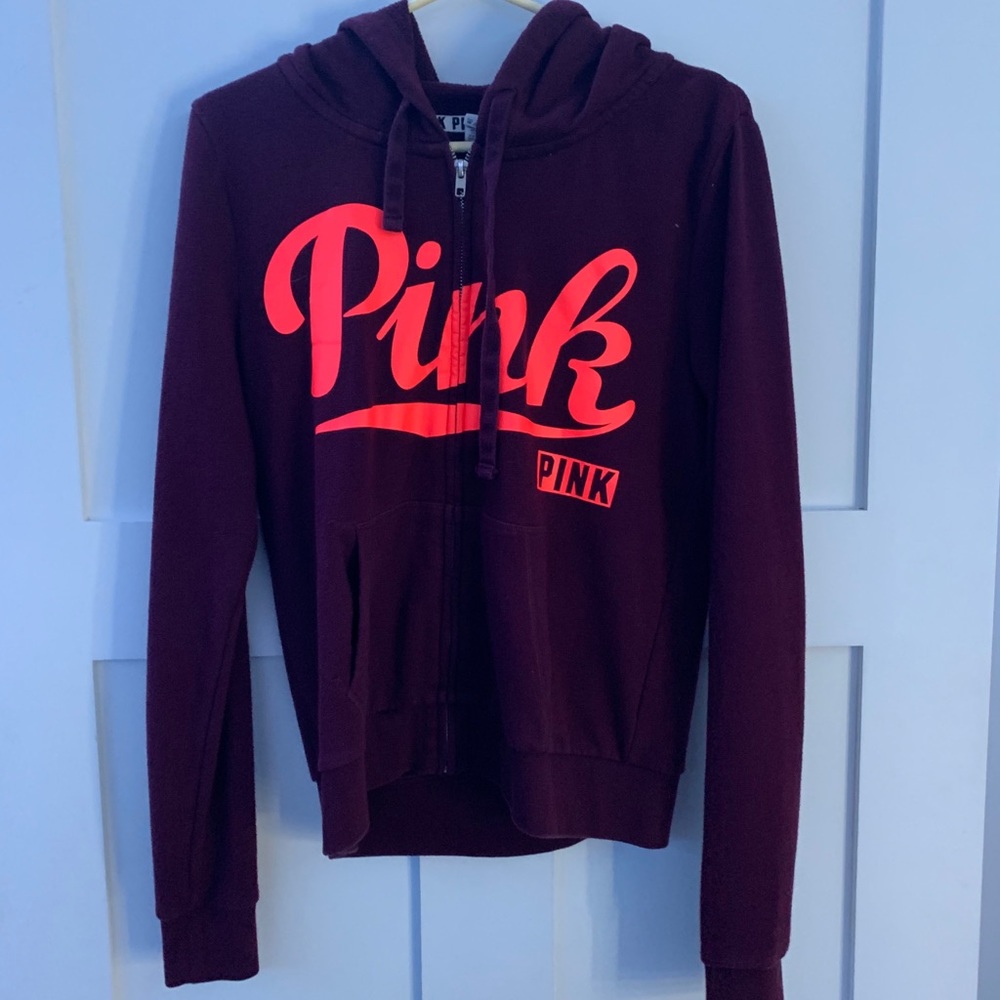 zip up sweatshirt